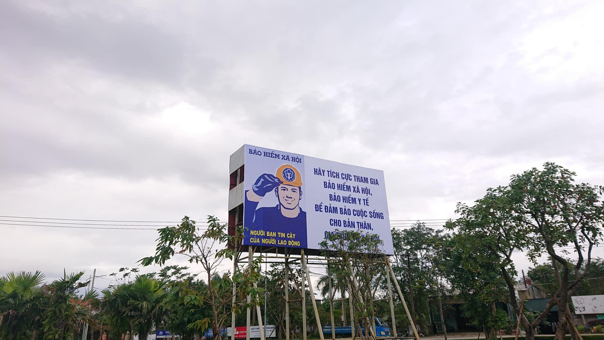 Thi công quảng cáo đầu năm 2023