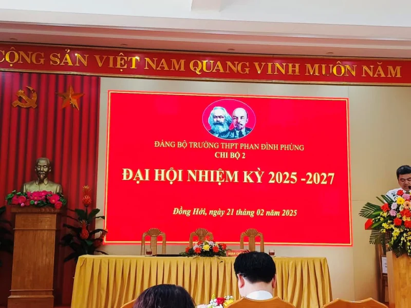 Thi công màn hình led và trang trí hội trường