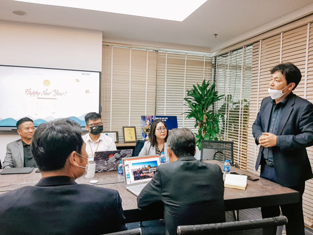 Ademax họp hợp tác chiến lược giữa Samsung, Hanwha Techwin tại trụ sở công ty.