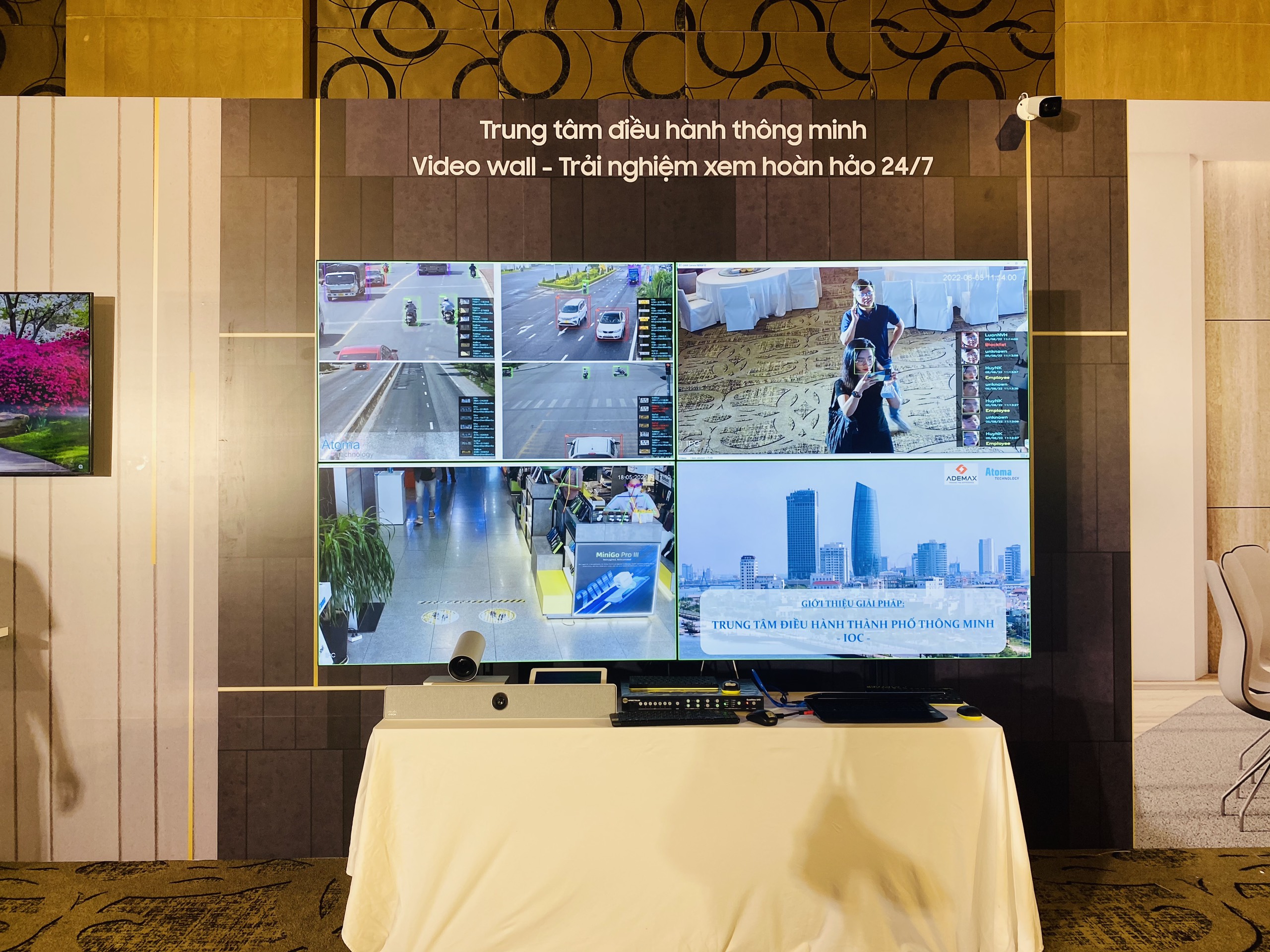 Giải pháp video wall Samsung do Ademax triển khai, mô phỏng trung tâm điều hành thông minh tại hội nghị Đà Nẵng.
